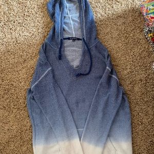 Blue ombré long sleeved sweater/sweatshirt